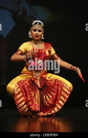 Die tamilische Bharatnatyam-Tänzerin führt am 21. September 2019 in Scarborough, Ontario, Kanada, einen expressiven Tanz auf. (Foto von Creative Touch Imaging Ltd./NurPhoto) Stockfoto