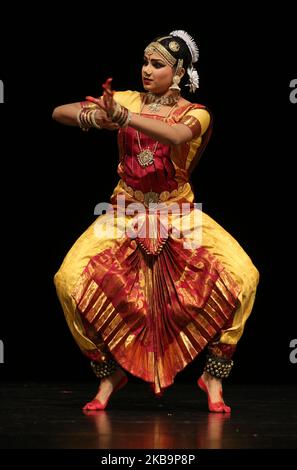 Die tamilische Bharatnatyam-Tänzerin führt am 21. September 2019 in Scarborough, Ontario, Kanada, einen expressiven Tanz auf. (Foto von Creative Touch Imaging Ltd./NurPhoto) Stockfoto