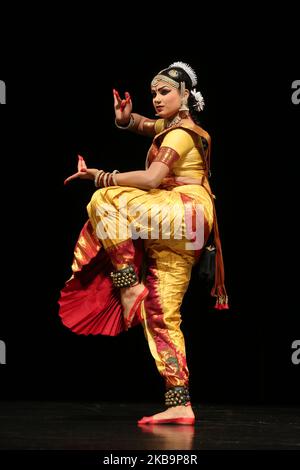 Die tamilische Bharatnatyam-Tänzerin führt am 21. September 2019 in Scarborough, Ontario, Kanada, einen expressiven Tanz auf. (Foto von Creative Touch Imaging Ltd./NurPhoto) Stockfoto