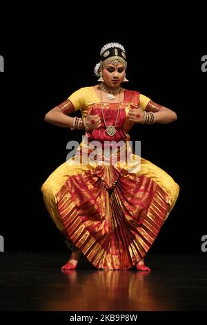 Die tamilische Bharatnatyam-Tänzerin führt am 21. September 2019 in Scarborough, Ontario, Kanada, einen expressiven Tanz auf. (Foto von Creative Touch Imaging Ltd./NurPhoto) Stockfoto