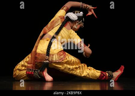 Die tamilische Bharatnatyam-Tänzerin führt am 21. September 2019 in Scarborough, Ontario, Kanada, einen expressiven Tanz auf. (Foto von Creative Touch Imaging Ltd./NurPhoto) Stockfoto