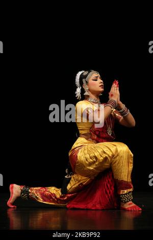 Die tamilische Bharatnatyam-Tänzerin führt am 21. September 2019 in Scarborough, Ontario, Kanada, einen expressiven Tanz auf. (Foto von Creative Touch Imaging Ltd./NurPhoto) Stockfoto