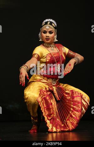 Die tamilische Bharatnatyam-Tänzerin führt am 21. September 2019 in Scarborough, Ontario, Kanada, einen expressiven Tanz auf. (Foto von Creative Touch Imaging Ltd./NurPhoto) Stockfoto