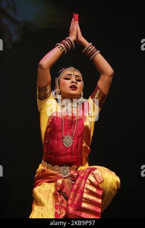 Die tamilische Bharatnatyam-Tänzerin führt am 21. September 2019 in Scarborough, Ontario, Kanada, einen expressiven Tanz auf. (Foto von Creative Touch Imaging Ltd./NurPhoto) Stockfoto