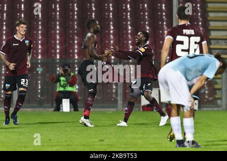 Jubel nach gola von Lamin Jallow (US Salernitana) während der italienischen Serie B Fußball US Salernitana gegen Virtus Entella - Serie B im Stadion Arechi in Salerno, Italien am 02. November 2019 (Foto von Paolo Manzo/NurPhoto) Stockfoto