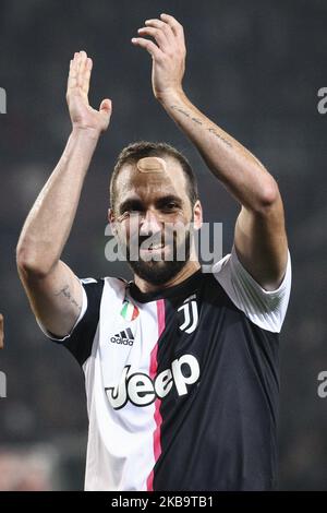 Juventus-Stürmer Gonzalo Higuain (21) feiert am 02. November 2019 im Stadio Olimpico Grande Torino in Turin, Piemont, Italien, den Sieg nach dem Fußballspiel der Serie A n.11 TURIN - JUVENTUS. Endergebnis: Torino-Juventus 0-1. (Foto von Matteo Bottanelli/NurPhoto) Stockfoto