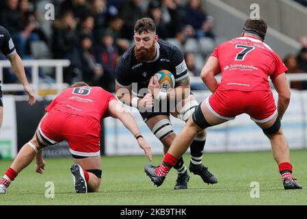 Gary Graham von Newcastle Falcons tritt während des Greene King IPA Championship-Spiels zwischen Newcastle Falcons und Jersey Reds am Samstag, dem 2.. November 2019, im Kingston Park in Newcastle gegen die Verteidigung von Jersey an. (Foto von Chris Lishman/MI News/NurPhoto) Stockfoto