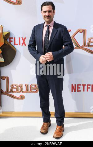 WESTWOOD, LOS ANGELES, KALIFORNIEN, USA - 02. NOVEMBER: Jason Schwartzman kommt zur Los Angeles-Premiere von Netflix's 'Klaus', die am 2. November 2019 im Regency Village Theatre in Westwood, Los Angeles, Kalifornien, USA, stattfand. (Foto von Image Press Agency/NurPhoto) Stockfoto