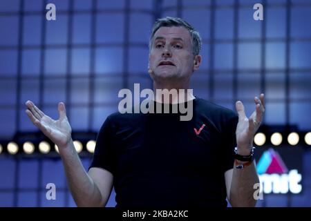 Ronan Dunne, Executive Vice President & Group CEO von Verizon, hält eine Rede während der jährlichen Technologiekonferenz des Web Summit am 5. November 2019 in Lissabon, Portugal. (Foto von Pedro FiÃºza/NurPhoto) Stockfoto