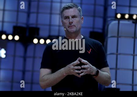 Ronan Dunne, Executive Vice President & Group CEO von Verizon, hält eine Rede während der jährlichen Technologiekonferenz des Web Summit am 5. November 2019 in Lissabon, Portugal. (Foto von Pedro FiÃºza/NurPhoto) Stockfoto