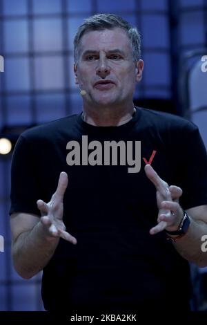 Ronan Dunne, Executive Vice President & Group CEO von Verizon, hält eine Rede während der jährlichen Technologiekonferenz des Web Summit am 5. November 2019 in Lissabon, Portugal. (Foto von Pedro FiÃºza/NurPhoto) Stockfoto