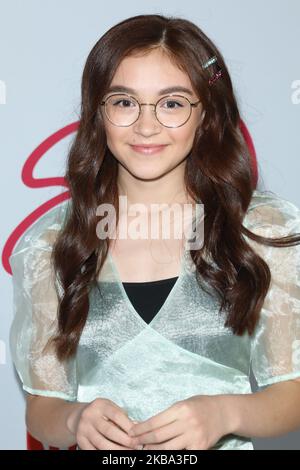 LOS ANGELES, KALIFORNIEN, USA - 04. NOVEMBER: Die Schauspielerin Anna Cathcart kommt zur Los Angeles-Premiere von Netflix's 'Let IT Snow', die am 4. November 2019 in Los Angeles, Kalifornien, USA, in den Pacific Theatres at the Grove stattfand. (Foto von Image Press Agency/NurPhoto) Stockfoto