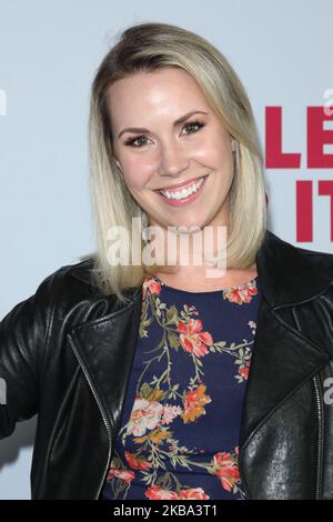 LOS ANGELES, KALIFORNIEN, USA - 04. NOVEMBER: Siobhan Murphy kommt bei der Los Angeles Premiere von Netflix's 'Let IT Snow' an, die am 4. November 2019 in Los Angeles, Kalifornien, USA, in den Pacific Theatres im Grove stattfand. (Foto von Image Press Agency/NurPhoto) Stockfoto