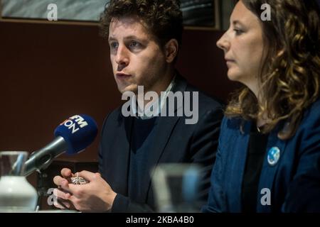 Pressekonferenz der Mitglieder von Europe Ecologie Les Verts (EELV) in Lyon, Frankreich, am 5. November 2019, nachdem Bayer-Monsanto, dessen Sitz sich in Saint-Priest bei Lyon befindet, vor dem Gericht in Lyon die Anfechtung der Genehmigung für das Inverkehrbringen von Roundup 720 eingereicht hatte. Die Pressekonferenz wurde mit den Sprechern von Europe Ecologie Les Verts, Julien Bayou und Sandra Régol, Bruno Bernard, Kandidat für die Präsidentschaft der Metropolregion Lyon, Béatrice Vessiller, Kandidat für den Bürgermeister von Villeurbanne und Grégory Doucet, Kandidat für den Bürgermeister von Lyon, abgehalten Stockfoto