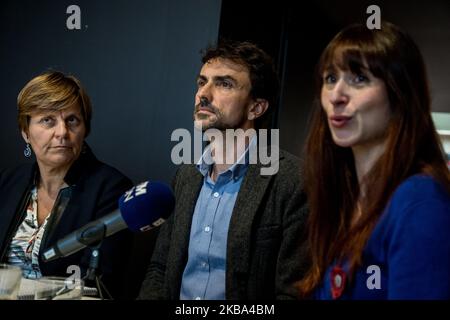 Pressekonferenz der Mitglieder von Europe Ecologie Les Verts (EELV) in Lyon, Frankreich, am 5. November 2019, nachdem Bayer-Monsanto, dessen Sitz sich in Saint-Priest bei Lyon befindet, vor dem Gericht in Lyon die Anfechtung der Genehmigung für das Inverkehrbringen von Roundup 720 eingereicht hatte. Die Pressekonferenz wurde mit den Sprechern von Europe Ecologie Les Verts, Julien Bayou und Sandra Régol, Bruno Bernard, Kandidat für die Präsidentschaft der Metropolregion Lyon, Béatrice Vessiller, Kandidat für den Bürgermeister von Villeurbanne und Grégory Doucet, Kandidat für den Bürgermeister von Lyon, abgehalten Stockfoto