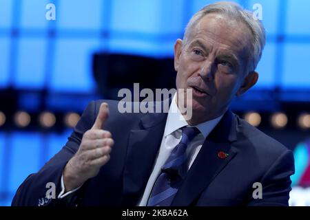 Der ehemalige Premierminister von Großbritannien und Nordirland und Executive Chairman des Institute for Global Change, Tony Blair, spricht während der jährlichen Technologiekonferenz des Web Summit am 6. November 2019 in Lissabon, Portugal. (Foto von Pedro FiÃºza/NurPhoto) Stockfoto