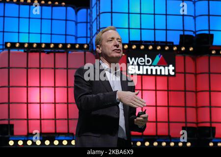 Brad Smith, Präsident von Microsoft, spricht über „das Versprechen und die Gefahr des digitalen Zeitalters“ im Mittelpunkt des Web-Gipfels in der Altice Arena am 06. November 2019 in Lissabon, Portugal. Der Web Summit ist eine jährliche Technologiekonferenz, bei der verschiedene Technologieunternehmen über die Zukunft der Industrie diskutieren. (Foto von Rita Franca/NurPhoto) Stockfoto