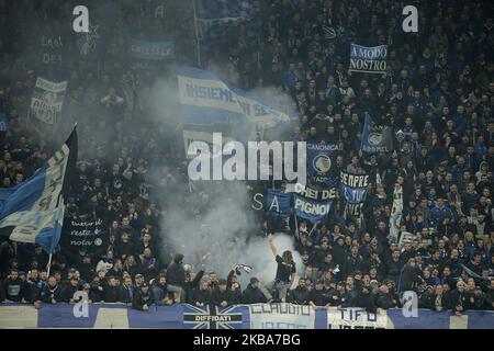 Atalanta-Fans zeigen ihre Unterstützung beim UEFA Champions League-Spiel der Gruppe C zwischen Atalanta und Manchester City im Stadio Giuseppe Meazza am 06. November 2019 in Mailand, Italien. (Foto von Giuseppe Cottini/NurPhoto) Stockfoto