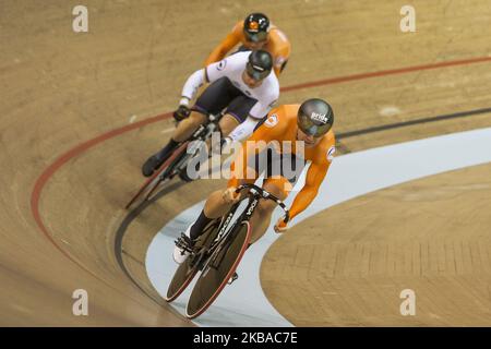 Van Thenderdaal Nils, Harrie Lavreysen und Sam Ligtlee aus den Niederlanden im Einsatz während des Sprint-Qualifyingteams der Herren im Sir Chris Hoy Velodrome am ersten Tag der UCI Track Cycling World Cup am 8. November 2019 in Glasgow, Schottland. (Foto von Ewan Bootman/NurPhoto) Stockfoto