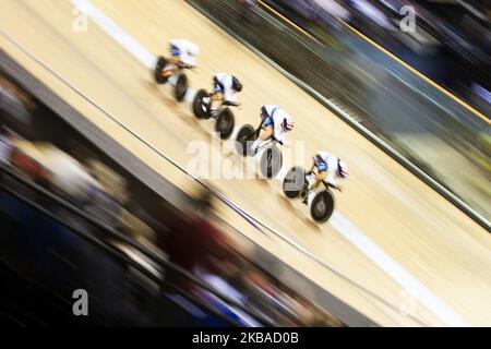 Neah Evans, Katie Archibald, Elinor Barker und Eleanor Dickinson aus Großbritannien in Aktion während des Women's Team Pursuit Finals im Sir Chris Hoy Velodrome am ersten Tag der UCI Track Cycling World Cup am 8. November 2019 in Glasgow, Schottland. (Foto von Ewan Bootman/NurPhoto) Stockfoto