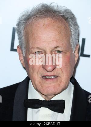 BEVERLY HILLS, LOS ANGELES, KALIFORNIEN, USA - 08. NOVEMBER: Regisseur Michael Mann kommt bei der American Cinematheque Award-Verleihung 33. zu Ehren von Charlize Theron an, die am 8. November 2019 im Beverly Hilton Hotel in Beverly Hills, Los Angeles, Kalifornien, USA, stattfand. (Foto von Xavier Collin/Image Press Agency/NurPhoto) Stockfoto