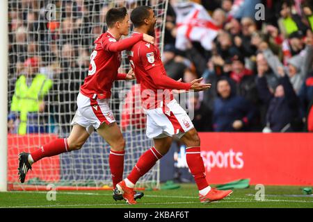 Lewis Grabban (7) aus Nottingham Forest feiert am Samstag, den 9.. November 2019, nachdem er beim Sky Bet Championship-Spiel zwischen Nottingham Forest und Derby County auf dem City Ground, Nottingham, ein Tor um 1-0 Punkte erzielt hat. (Kredit: Jon Hobley | MI News) Stockfoto
