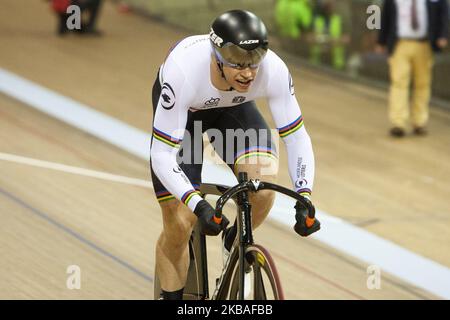 Harrie Lavreysen aus den Niederlanden im Einsatz beim Männer-Sprint-Halbfinale im Sir Chris Hoy Velodrome am zweiten Tag der UCI Track Cycling World Cup am 9. November 2019 in Glasgow, Schottland. (Foto von Ewan Bootman/NurPhoto) Stockfoto