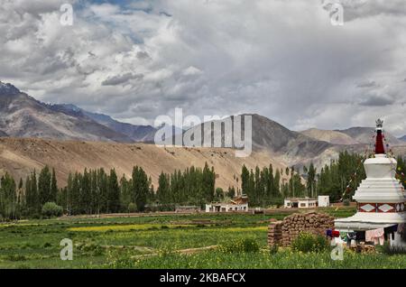 Buddhistische Stupa im Dorf Basgo in Ladakh, Jammu und Kaschmir, Indien am 22. Juni 2014. (Foto von Creative Touch Imaging Ltd./NurPhoto) Stockfoto