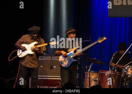 Die amerikanische Jazzband The Wooten Brothers treten am 1. november 2019 live im Blue Note in Mailand auf. (Foto von Roberto Finizio/NurPhoto) Stockfoto