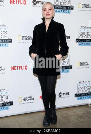 BROOKLYN, NEW YORK CITY, NEW YORK, USA - 10. NOVEMBER: Die Schauspielerin Rose McGowan kommt bei den Annual Critics' Choice Documentary Awards 4. an, die am 10. November 2019 im BRIC in Brooklyn, New York City, New York, USA, verliehen wurden. (Foto von William Perez/Image Press Agency/NurPhoto) Stockfoto