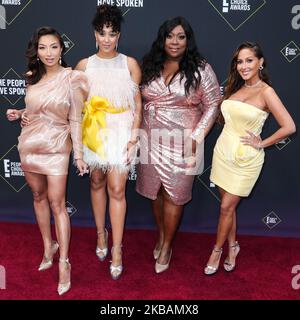 SANTA MONICA, LOS ANGELES, CALIFORNIA, USA - 10. NOVEMBER: Jeannie Mai, Tamera Mowry-Housley, Loni Love und Adrienne Bailon Houghton kommen am 2019 E an! Die People's Choice Awards werden am 10. November 2019 im Barker Hangar in Santa Monica, Los Angeles, Kalifornien, USA, verliehen. (Foto von Xavier Collin/Image Press Agency/NurPhoto) Stockfoto