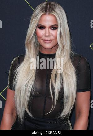 SANTA MONICA, LOS ANGELES, CALIFORNIA, USA - NOVEMBER 10: Khloe Kardashian trägt Laquan Smith kommt am 2019 E an! Die People's Choice Awards werden am 10. November 2019 im Barker Hangar in Santa Monica, Los Angeles, Kalifornien, USA, verliehen. (Foto von Xavier Collin/Image Press Agency/NurPhoto) Stockfoto