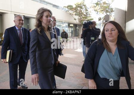 Elizabeth Holmes, Gründerin und ehemalige Geschäftsführerin von Theranos, kommt am Montag, den 4. November 2019, zur Motion Hearing im US-Bezirksgericht im Robert F. Peckham Federal Building in San Jose, Kalifornien, an. (Foto von Yichuan Cao/NurPhoto) Stockfoto