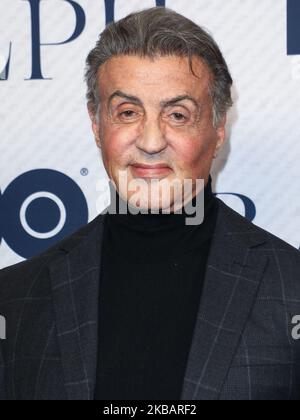 BEVERLY HILLS, LOS ANGELES, KALIFORNIEN, USA - 11. NOVEMBER: Sylvester Stallone kommt zur Los Angeles Premiere von HBO Documentary Films' Very Ralph', die am 11. November 2019 im Paley Center for Media in Beverly Hills, Los Angeles, Kalifornien, USA, stattfand. (Foto von Image Press Agency/NurPhoto) Stockfoto