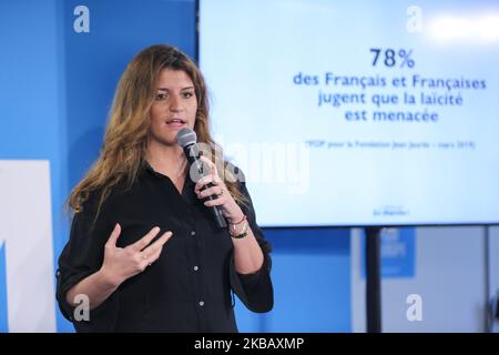 Die französische Juniorministerin für Gleichstellung der Geschlechter Marlene Schiappa (R) und der Abgeordnete der französischen Regierungspartei La Republique en Marche (LREM) von Val-de-Marne Laurent Saint-Martin (L) nehmen am 14. november 2019 an einer Pressekonferenz zur Eröffnung der « Mission des Säkularismus » im Sitz der Partei LREM in Paris Teil. Marlene Schiappa und Laurent Saint-Martin wurden vom Parteivorsitzenden der LREM, Stanislas Guerini, ernannt, um für drei Monate ein kollektives Reflexionswerk zu organisieren, das zu einer offiziellen Position der Bewegung über den Säkularismus führen wird, die von seinen Behörden bestätigt wird. (Foto von Michel Stoupak/N Stockfoto