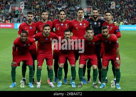 Portugals Startmannschaft vor dem Fußball-Qualifikationsspiel der UEFA Euro 2020 Gruppe B zwischen Portugal und Litauen im Stadion der Algarve in Faro, Portugal, am 14. November 2019. (Foto von Pedro FiÃºza/NurPhoto) Stockfoto