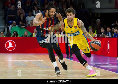 Wilbekin Scottie, #1 von Maccabi Tel Aviv konkurriert mit Henry Pierria, #7of Baskonia Vitoria Gasteiz Aktion während der 2019/2020 EuroLeague regulären Saison Runde 8 Spiel zwischen Baskonia Vitoria Gasteiz gegen Maccabi Tel Aviv in Fernando Buesa Arena am 14. November 2019 in Vitoria-Gasteiz, Spanien (Foto von Frank Lovicario/NurPhoto) Stockfoto