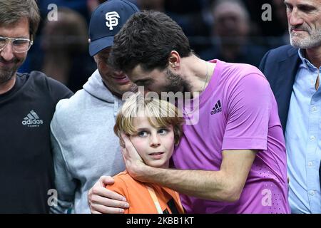 Paris, Frankreich. Am 3. November 2022 wurde Gilles Simon mit seinem Sohn Timothee während des Rolex Paris Masters, ATP Masters 1000 Tennisturniers, am 3. November 2022 in der Accor Arena in Paris, Frankreich, ausgetragen. Foto von Victor Joly/ABACAPRESS.COM Stockfoto