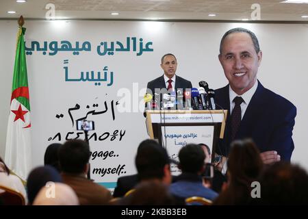 Azzedine Mihoubi, algerische Präsidentschaftskandidatin und ehemalige Kulturministerin, hält eine Pressekonferenz im Hauptquartier ihres Wahlkampfes beim Rassemblement National Democratique (RND) in Algier, Algerien, 16. November 2019 (Foto: Bilral Bensalem/NurPhoto) Stockfoto