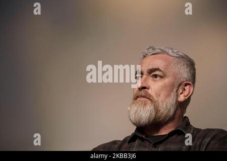 Der brasilianische Küchenchef Alex Atala hat 3 Sterne im Michelin-Führer und nimmt am Melting Gastronomy Summit Teil, dem ersten internationalen Kongress für Gastronomie am 16. November 2019 in Porto Customs, Portugal. Dieses Treffen fördert die offene Reflexion über den Willen, die Entdeckungen und Erfahrungen, das Lebensmittelmanagement und das neue Geschäft der Agrar- und Tourismusbranche. Es zählt mit der Teilnahme von mehreren Kritikern, Köchen und Menschen, die mit dem gastronomischen Bereich in Porto, Portugal, in Verbindung stehen. (Foto von Rita Franca/NurPhoto) Stockfoto