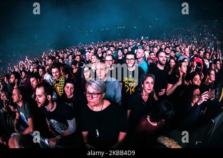 Die Chemical Brothers treten am 16. November 2019 auf der Bühne des Mediolanum Forums in Mailand auf (Foto: Mairo Cinquetti/NurPhoto) Stockfoto