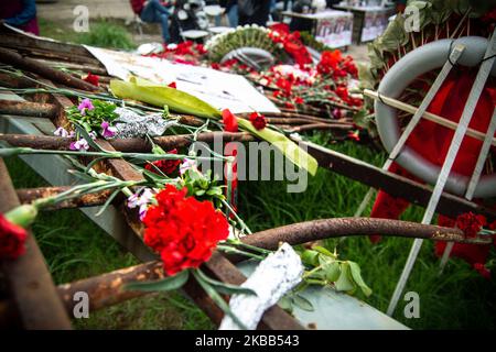 Die Athens Polytechnic School feiert den 46.. Jahrestag des Studentenaufstands 1973 gegen die Militärjunta am 16. November 2019 in Athen, Griechenland. Jedes Jahr besuchen Tausende von Griechen das Polytechnikum, um den Menschen, die gegen das faschistische Regime gekämpft haben, Tribut zu zollen. (Foto von Maria Chourdari/NurPhoto) Stockfoto