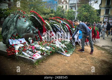 Die Athens Polytechnic School feiert den 46.. Jahrestag des Studentenaufstands 1973 gegen die Militärjunta am 16. November 2019 in Athen, Griechenland. Jedes Jahr besuchen Tausende von Griechen das Polytechnikum, um den Menschen, die gegen das faschistische Regime gekämpft haben, Tribut zu zollen. (Foto von Maria Chourdari/NurPhoto) Stockfoto