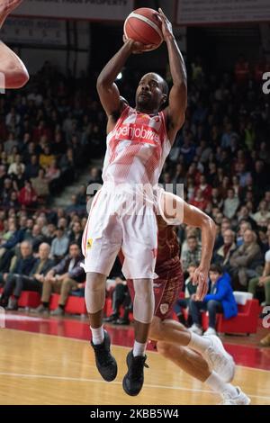 14 Mayo Josh von Openjobmetis in Aktion während der Italien Lega Korb der Serie A , Openjobmetis Varese - Reyer Venezia am 17. November 2019 in Varese Palasport Enerxenia Arena (Foto von Fabio Averna/NurPhoto) Stockfoto