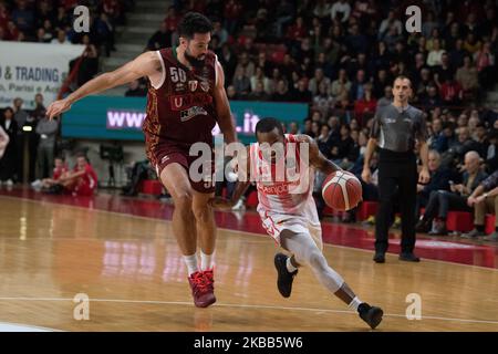 14 Mayo Josh von Openjobmetis in Aktion während der Italien Lega Korb der Serie A , Openjobmetis Varese - Reyer Venezia am 17. November 2019 in Varese Palasport Enerxenia Arena (Foto von Fabio Averna/NurPhoto) Stockfoto