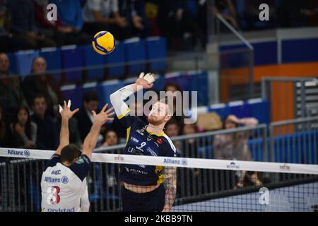 Der italienische Spieler Ivan Zaytsev von Azumit Leo Shoes Modena spielt während des Spiels von Super Lega Credem Banca Allianz Powervolley Milano - Azumit Leo Shoes Modena (Foto: Andrea Diodato/NurPhoto) Stockfoto