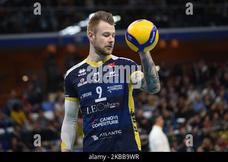 Der italienische Spieler Ivan Zaytsev von Azumit Leo Shoes Modena spielt während des Spiels von Super Lega Credem Banca Allianz Powervolley Milano - Azumit Leo Shoes Modena (Foto: Andrea Diodato/NurPhoto) Stockfoto