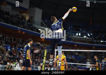 Der italienische Spieler Ivan Zaytsev von Azumit Leo Shoes Modena spielt während des Spiels von Super Lega Credem Banca Allianz Powervolley Milano - Azumit Leo Shoes Modena (Foto: Andrea Diodato/NurPhoto) Stockfoto