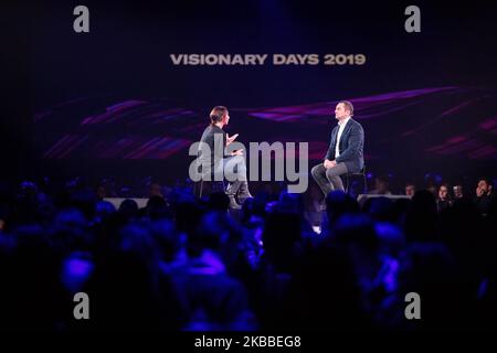 Turin, Italien - 23. November 2019: Visionary Days ist ein Event, bei dem 1500 junge Menschen aus ganz Italien zusammenkommen, um sich den aktuellen Veränderungen zu stellen und die nächste Zukunft zu gestalten. Gemeinsam, konkret und ausgehend von der Begegnung verschiedener Leben und Visionen. Der Minister für Sport und Jugendpolitik Vincenzo Spadafora nahm an den Visionären Tagen auf der Bühne der OGR von Turin Teil. (Foto von Mauro Ujetto/NurPhoto) Stockfoto