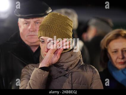 Am 23. November 2019 wurde den Opfern des Holodomors von 1932-1933 (große Hungersnot in der Ukraine 1932-33) in einem Denkmal für die Opfer des Holodomors in Kiew, Ukraine, gezollt. Die Ukrainer begehen den Jahrestag der Großen Hungersnot in der sowjetischen Ukraine 1932-33, die viele als einen Völkermord betrachten, der vom damaligen sowjetischen Führer Joseph Stalin angeordnet wurde, wo Millionen Ukrainer in einer Hungerkatastrophe starben, wie sie in der Geschichte der Ukraine noch nie zuvor war. (Foto von STR/NurPhoto) Stockfoto